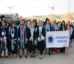 Fen Edebiyat Fakültesi Mezuniyet Töreninden Görüntüler...