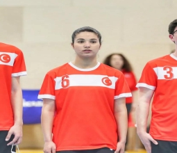 Batman Üniversitesi Antrenörlük bölümü öğrencisi Nurşin Sevgin Korfbol Milli takımında! ...