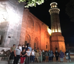 Öğrencilerimiz Bursa'nın Tarihi Mekanlarını Ziyaret Etti...