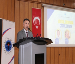 Üniversitemizde Dijital Dünyada Çocuk Olmak Konferansı Düzenlendi...