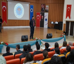 Üniversitemizde İzcilik Konferansı Düzenlendi...