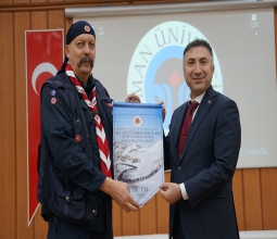 Üniversitemizde İzcilik Konferansı Düzenlendi...