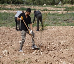 Üniversitemizde Öğrenciler Hem Okuyor Hem Çalışıyor...