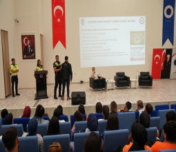 Üniversitemizde Trafik Haftası Etkinliği: “Motosiklet Kullanımında Güvenlik Ve Özgürlük Dengesi” Konferansı...