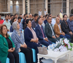 Öğrencilerden Cami Avlusunda İlahi Dinletisi...