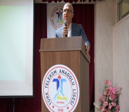 Dr. Ayten Canalp ve Rektör Prof. Dr. İdris Demir Türk Telekom...