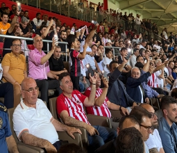 Rektör Prof. Dr. İdris Demir, Batman Petrolspor’un Play-Off Maçını Tribünden Takip...
