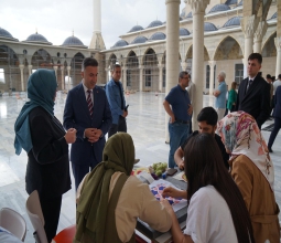 Üniversite Camii Avlusunda Ebru Sanatı Etkinliği Düzenlendi...