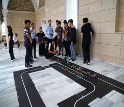 Üniversite Camii Avlusunda Robotik Kodlama ...