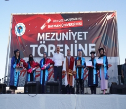 Üniversitemizde Mezuniyet Töreni Yapıldı...