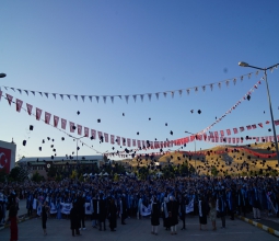 Üniversitemizde Mezuniyet Töreni Yapıldı...
