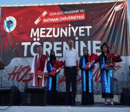 Üniversitemizde Mezuniyet Töreni Yapıldı...