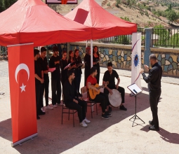 Güzel Sanatlar Fakültesi Korosundan Gercüş’ün Kozlu Köyü’nde Müzik Dinletisi...