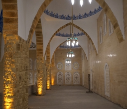 Üniversite Camii Heybetiyle Göz Kamaştırıyor...