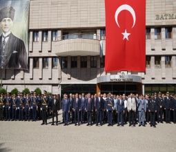 Üniversitemiz Rektörü Prof. Dr. İdris Demir, Zafer Bayramı Kutlama Törenine Katıldı...