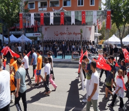 Üniversitemiz Rektörü Prof. Dr. İdris Demir, Zafer Bayramı Kutlama Törenine Katıldı...