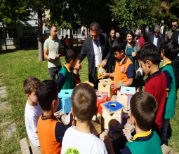 İlkokul Öğrencilerinin Hazırladığı Kuş Yuvaları Okulun Bahçesini Süsledi...