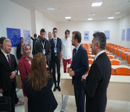 Üniversitemizde Avrupa Birliği Dersliği Kurdele Kesme Töreniyle Açıldı...