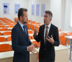 Üniversitemizde Avrupa Birliği Dersliği Kurdele Kesme Töreniyle Açıldı...
