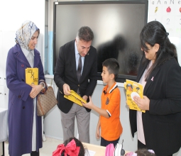 Dr. Ayten Canalp ve Rektör Prof. Dr. İdris Demir Toki Kazım...