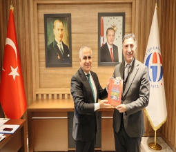 Üniversitemiz Rektörü Prof. Dr. İdris Demir, Gaziantep Üniversitesi Rektörü Prof. Dr....