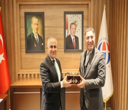 Üniversitemiz Rektörü Prof. Dr. İdris Demir, Gaziantep Üniversitesi Rektörü Prof. Dr....