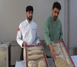 Üniversitemizde Üç Bin Yıllık Ballı Arpa Ekmeği Yapıldı...