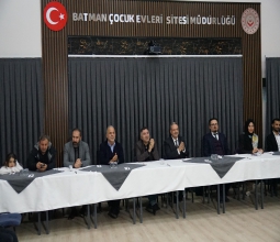 Üniversite Öğrencilerinden Çocuk Evleri Sitesinde Anlamlı Konser...