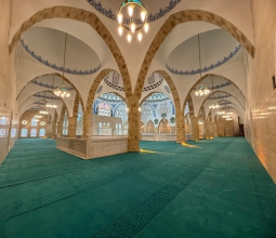 Üniversite Camii de Tamam: İlk Cuma Namazı Eda Edildi...