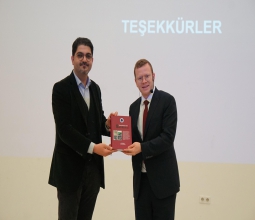 Üniversitemizde “Finans ve Sermaye Piyasalarında Kariyer Yolculuğu” ve “Finansal Okuryazarlık” Programları...