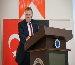 Üniversitemizde “Finans ve Sermaye Piyasalarında Kariyer Yolculuğu” ve “Finansal Okuryazarlık” Programları...