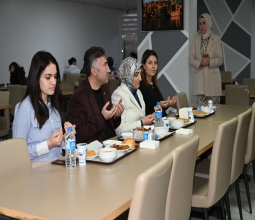 Valimiz Ekrem Canalp ve Rektörümüz Prof. Dr. İdris Demir, Süveybe Ana...