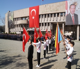 Rektörümüz Prof. Dr. Demir, 18 Mart Çanakkale Zaferi ve Şehitleri Anma...