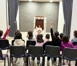 Üniversitemiz Öğrencilerinden Çocuk Evleri Sitesindeki Miniklere Anlamlı Etkinlik...