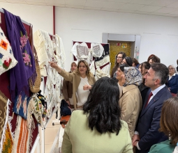 Öğrencilerin El Emeği “Nakş-I Aşk” Sergisine Dönüştü...