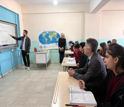 Rektörümüz Prof. Dr. Demir, Bıçakçı Köyü’nde  Ortaokul Öğrencileriyle Bir Araya...