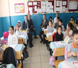 Rektörümüz Prof. Dr. İdris Demir, Petrol Ofisi İlkokulu Öğrencileriyle Buluştu...