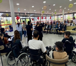 Özel Gereksinimli Bireylerden “Sınır Tanımayan Renkler Sergisi”...