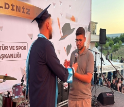 Üniversitemizde Görkemli Mezuniyet Töreni...