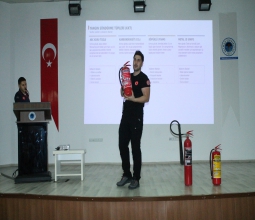 Üniversitemizde Yangın Eğitimi ve Tatbikatı Gerçekleştirildi...