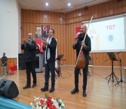 TRT Sanatçılarından Üniversitemizde Câm-ı Cem’le Türküler Öyküler Konseri ...