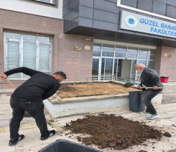 Fakültemizde Çevre Düzenlemesi ve Çimlendirme Faaliyetleri Devam Etmektedir....