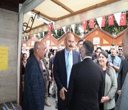 Batman Valisi Ekrem Canalp’ten Üniversitemiz Standına Ziyaret ...