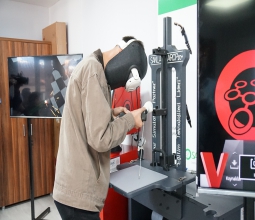 Beşiri OSB Meslek Yüksekokulu Atölyelerinde Eğitimde Sanal Gerçeklikten Yararlanılıyor...