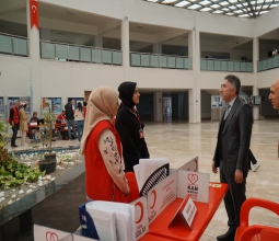 Üniversitemiz Öğrencilerinden Kan Bağışı Desteği...