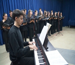 Üniversitemiz Öğrencilerinden Kozluk’ta Cumhuriyet Marşları Konseri...