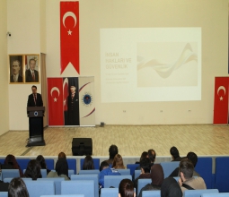 Dünya İnsan Hakları Günü’nde Anlamlı Konferans...