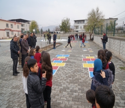 Üniversitemiz Akademisyen ve Öğrencilerinden Yenipınar Köyü İlkokul ve Ortaokuluna Renkli Oyun...