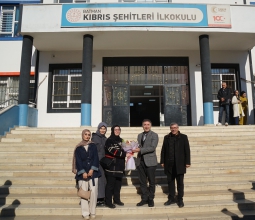 Üniversitemiz Öğrencilerinden Kıbrıs Şehitleri İlkokulu Öğrencilerine Anlamlı Destek...