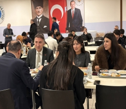 Üniversitemiz Öğrencileriyle İlk İftar Heyecanı...
